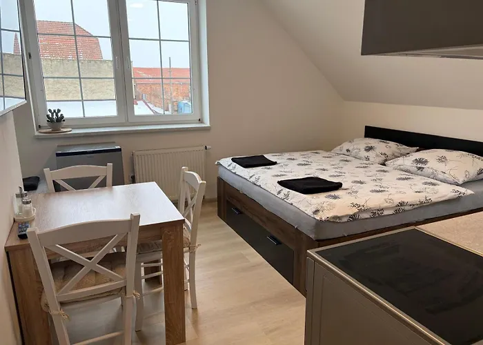 1kk Blizko Prahy 公寓 Zlonice